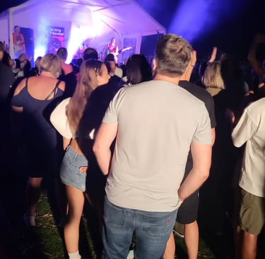 Evening dancers at Woolyfest music festival