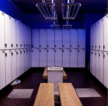 Vestiaires optimisés et aménagés par Spatiopro, professionnels et haut-de-gamme