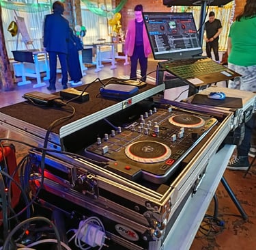 evento, producción de eventos, djs, dj, sonido, iluminación fiesta, teñido de paredes, amplificación