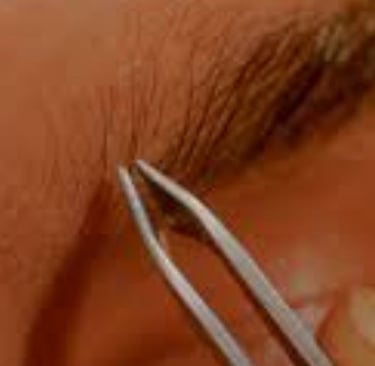 Islamic Ruling on Eyebrow Plucking (Namṣ) 