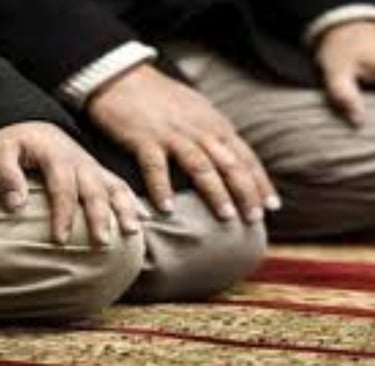تأثير الإيمان والصلاة : لماذا يقل الاكتئاب بين المسلمين