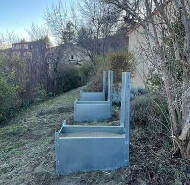 Structure lestée pour installation photovoltaïque au sol à Digne-les-Bains, avant mise en place des panneaux.