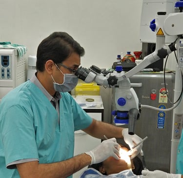 Best Endodontist doing advanced microscope assisted Root Canal Treatment at Speciality Dental Clinic in Mumbai.