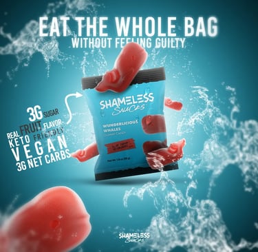 Sobre de gomitas rojas con forma de ballena y agua alrededor