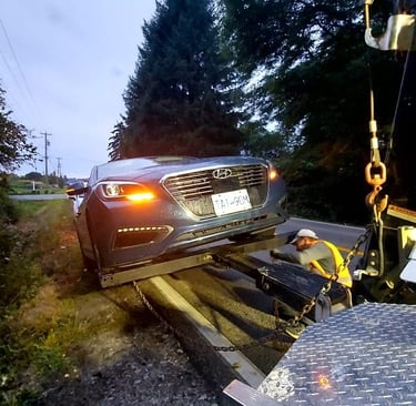 Tow truck in Langley Cloverdale BC providing roadside assistance