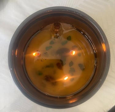 Une bougie artisanale vue de haut