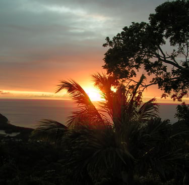 Coucher de soleil sur Deshaies voyage france guadeloupe