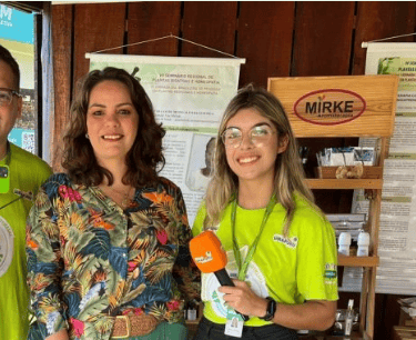 Aline Maliuk e reporteres da rádio Uirapuru de Passo Fundo em entrevista Expodireto 2024