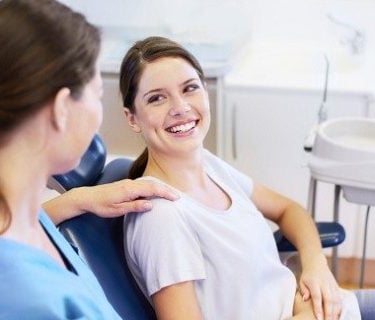 mang thai niềng răng