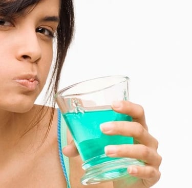 súc miệng nước muối