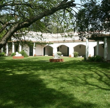 Estancia La San Antonio. Día de campo y alojamiento. Asado, actividades recreativas, cabalgatas