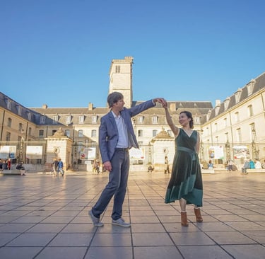 photo d'un couple dansant sur la place de la libération à dijon