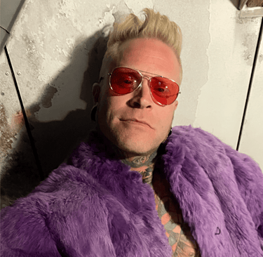 Forelsket Onkel I Lyserødt