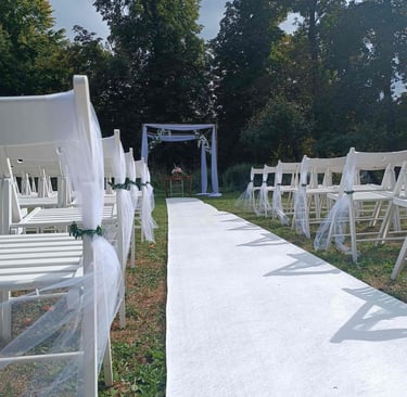 fehér bevonulószőnyeg