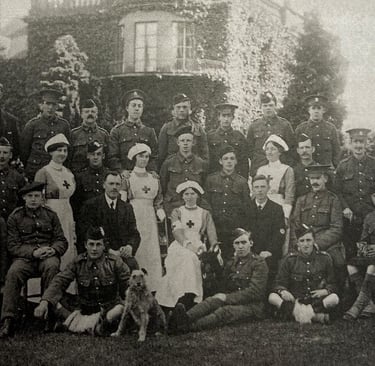 Soldiers and staff at Briar Cottage