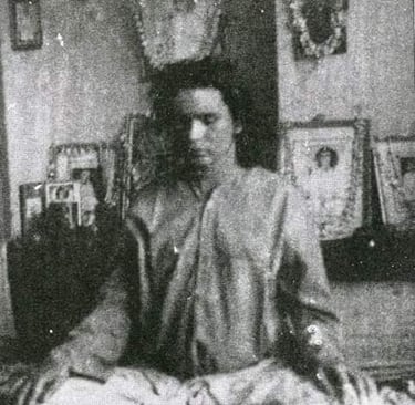 Shri Babaji Mahavatar in meditazione