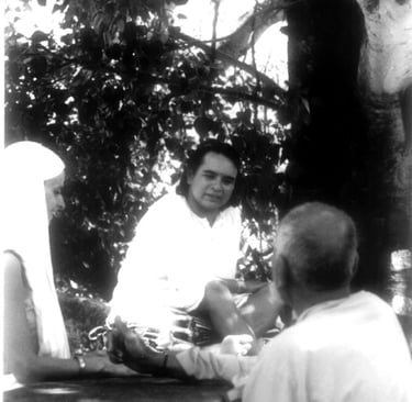 Shri Babaji Gorakhnath con Gora Devi e Shri Shastriji