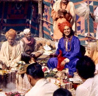 Shri Babaji offre una yagya