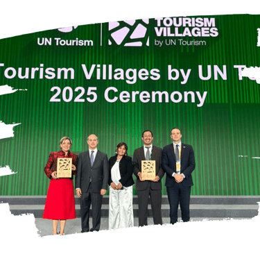 Entrega de premio a los Best Tourism Villages 2025