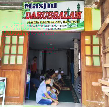 Masjid Darussalam Mandalay Batam Beras Harumas Jumat Berkah Pembagian Nasi Bungkus