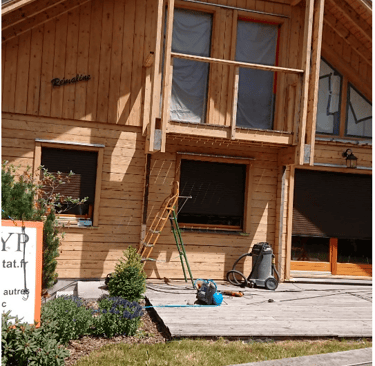 Aérogommage façade chalet en bois