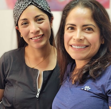 Paciente satisfecha con diseño de sonrisa en Clínica Duprin's Dental Lima
