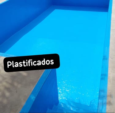 Revestimiento decorativo y protector para piscina de hormigón