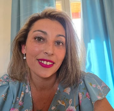 a woman with a pink lipstick and a pink lipstick