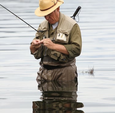 Marcos César, uno de los grandes pescadores de Lago Puelo