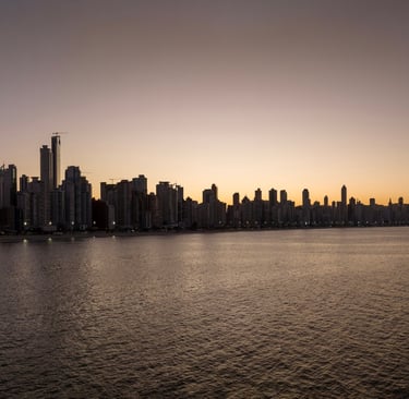 Vista de Balneário Camboriú ao entardecer.