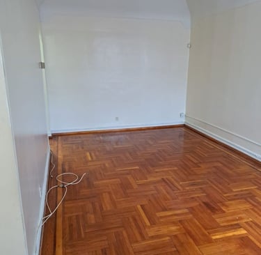 Spacious living room