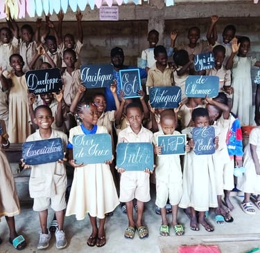 Élèves des écoles Roi de Paix au Bénin