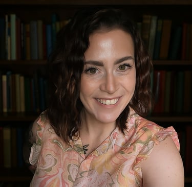 Portrait of indie author Simone Sumner