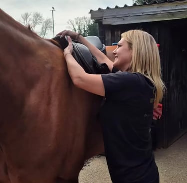 Nicole Louer fitting Saddle 3