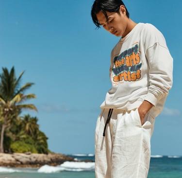 ASupport the arts, kiss an artist Tee designed by Young Creators