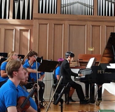 Wolfgang playing Rhapsody in Blue