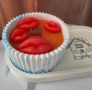 Bičių vaško žvakės indeliuose