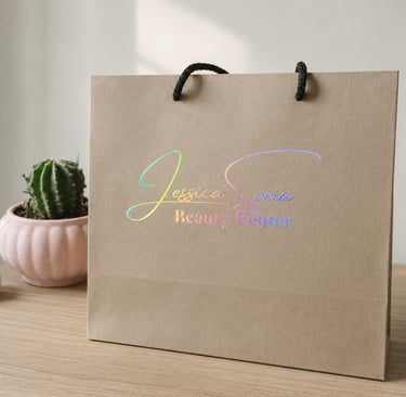 Bolsa de carton craft con el nombre de Betty Center  en tonos tornasol