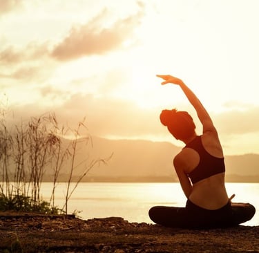 Curso de yoga e meditação online Letícia Pires