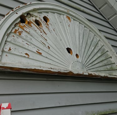 Huckabee Handyman Services, Siding pediment before