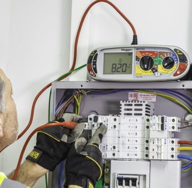 medicion y pruebas de disparo en disyuntores  diferenciales instalacion electrica 