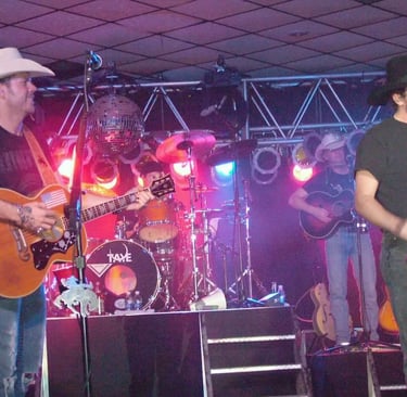 Jim Burns performing with Gary Allan.