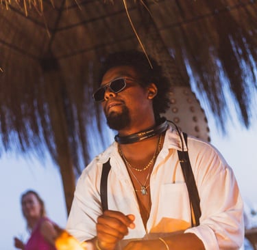 Live musical performance at SOLÉ Marbella, featuring world-class local DJs at the iconic Trocadero