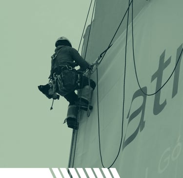 Cordiste sur une façade
