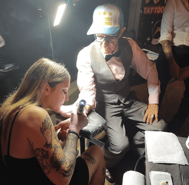 Tatuajes para invitados en casamientos elegantes