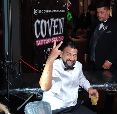 tatuador en casamiento