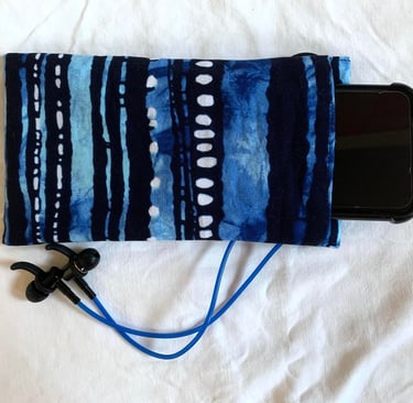 EMF attenuating phone sleeve