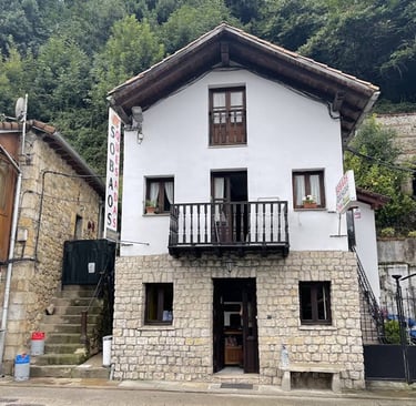 Fachada de sobaos y quesadas R. Figueras