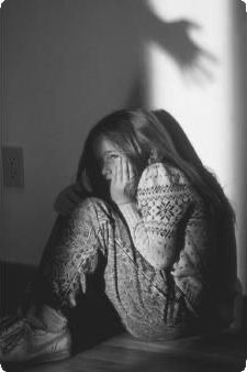 Nevoia de a apara agresorul - trauma colectiva - diana encea psiholog