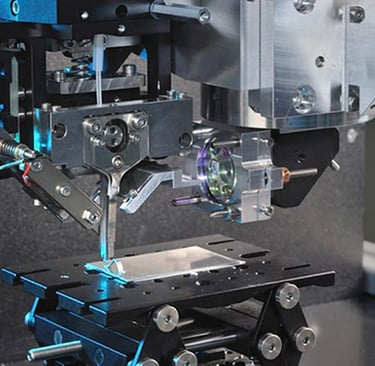 Ultrasonic wire bonding machine in semiconductor packaging